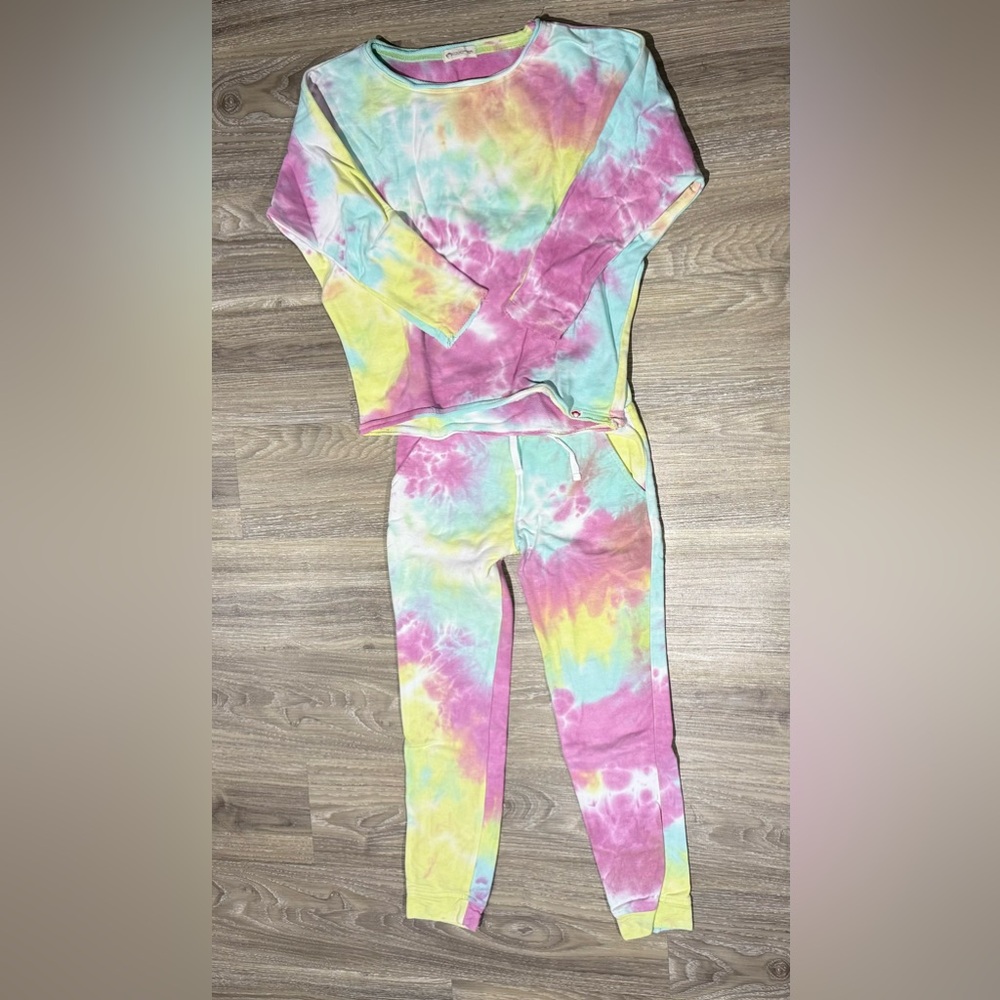 Size 7 - Appaman - Tie-Dye Lounge Set